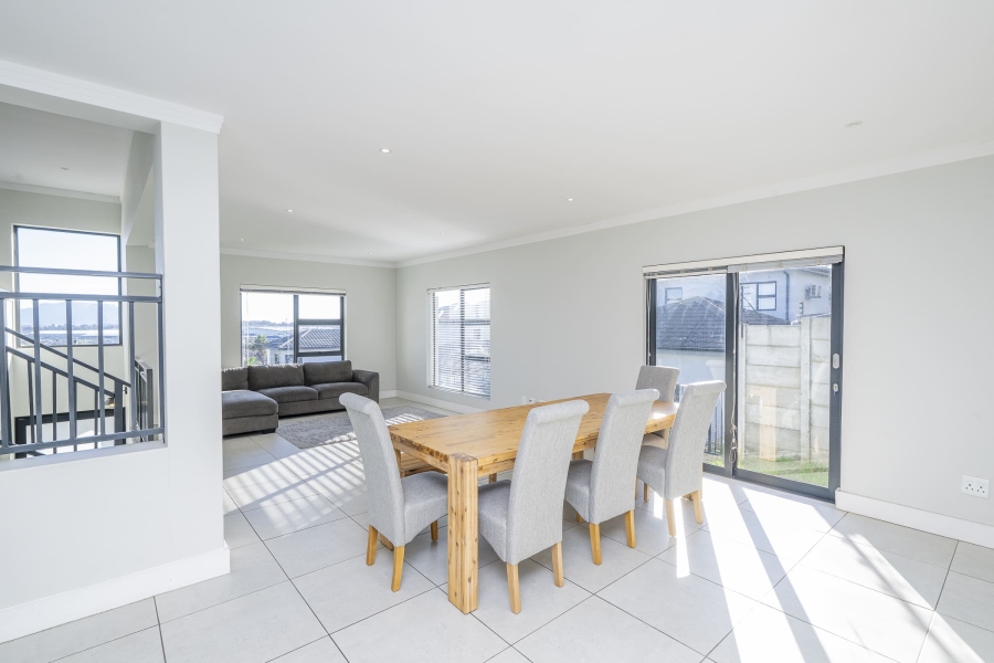 3 Bedroom Property for Sale in Protea Heights Western Cape